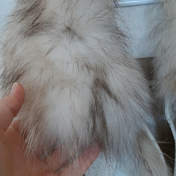 Milan, Italy Down & Fox Embroidered Puffer Jacket - Picture 4 of 11